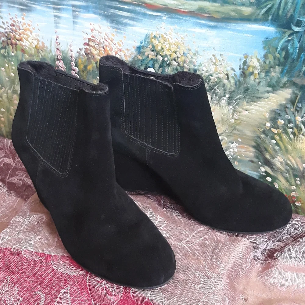 Saks Fifth Avenue Willa Wedge Ankle Boots - Size 9 Black Leather Boots - Picture 2 of 11